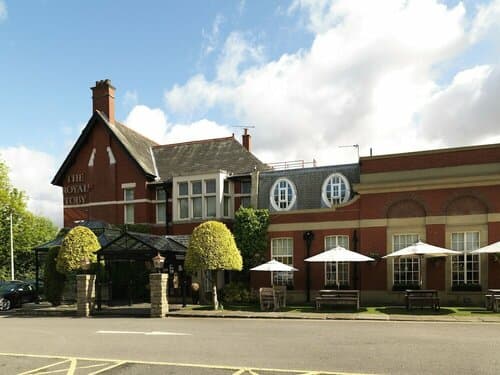 Внешний вид отеля The Royal Toby Hotel