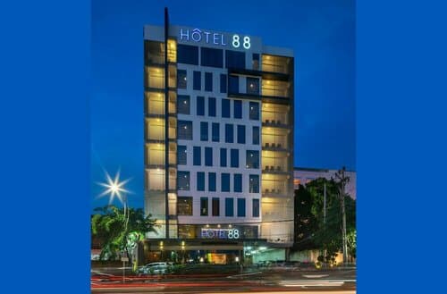 Внешний вид отеля Hotel 88 Embong Malang в Сурабой