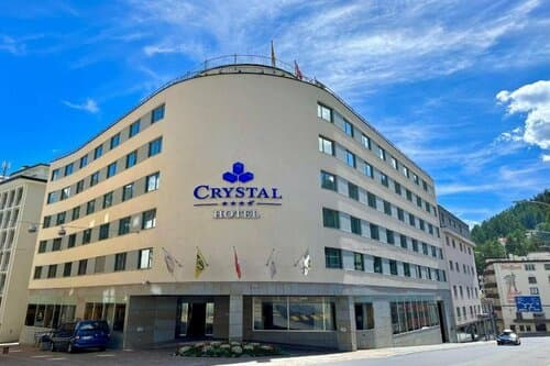 Внешний вид отеля Crystal Hotel в Са́нкт-Мо́рце