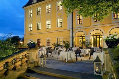 Внешний вид отеля Bilderberg Bellevue Hotel Dresden в Дрездене