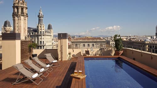 Внешний вид отеля Duquesa Suites в Барселоне