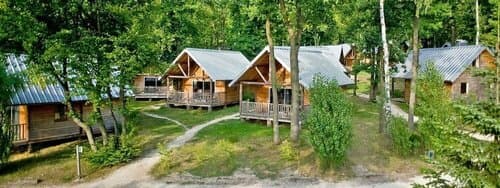 Внешний вид отеля Huttopia Versailles в Версале