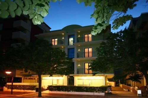 Внешний вид отеля Hotel Italy в Мизано-Адриатико