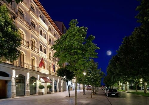 Внешний вид отеля Hotel Valladolid Recoletos в Вальядолиде