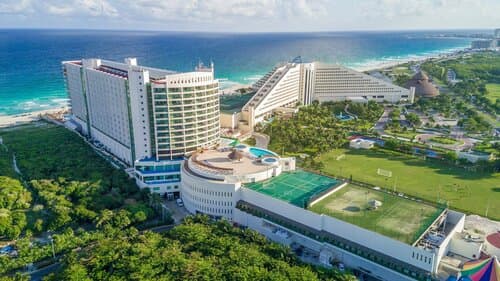 Внешний вид отеля Seadust Cancun Family Resort