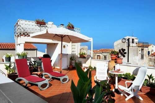 Внешний вид отеля Hotel La Giara в Чефалù