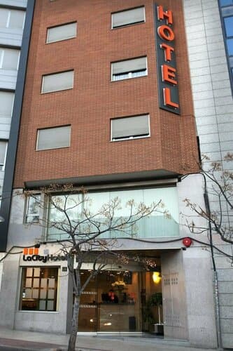 Внешний вид отеля La City Estacion в Аликанте