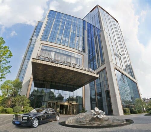 Внешний вид отеля Wanda Reign on the Bund