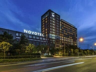 Внешний вид отеля Novotel Shanghai Clover в Пудуне