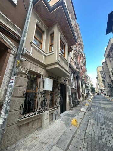 Внешний вид отеля NarPera Taksim Hotel в Шишлях