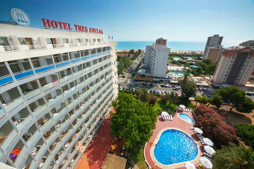 Внешний вид отеля Hotel Tres Anclas в Гандии