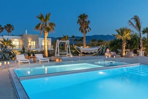 Внешний вид отеля White Pearls Luxury Suites - Adults Only