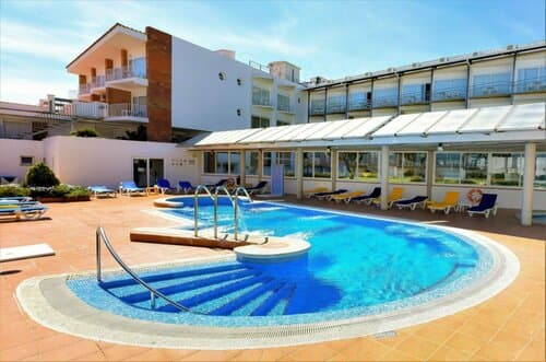 Внешний вид отеля Hotel Port-Bo в Палафружели