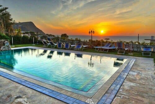 Внешний вид отеля Hotel Villa Cimmentorosso в Форио