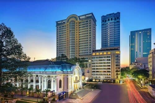 Внешний вид отеля Caravelle Saigon в Хошимине