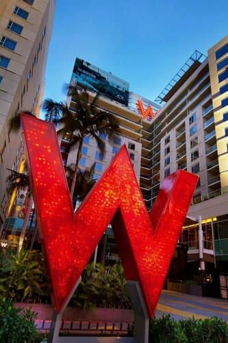 Внешний вид отеля W Hollywood в Лос-Анджелесе