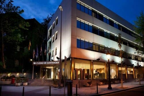 Внешний вид отеля Nh Ciudad de Santander в Сантандере