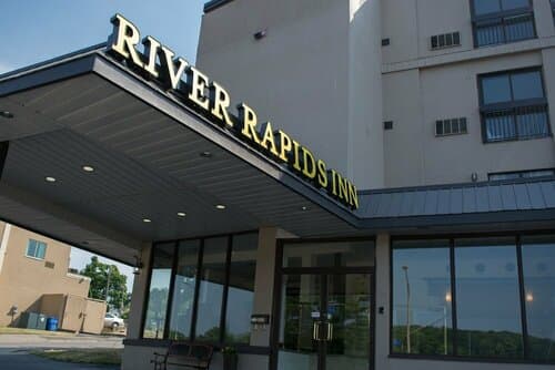 Внешний вид отеля River Rapids Inn