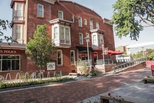 Внешний вид отеля The Conwell Inn в Филадельфии