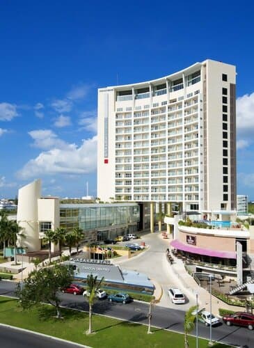 Внешний вид отеля Krystal Urban Cancun Centro в Канкуне