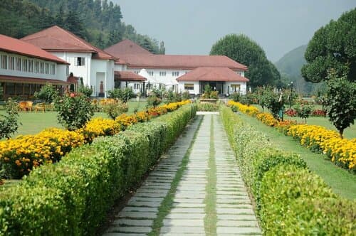 Внешний вид отеля The Lalit Grand Palace Srinagar