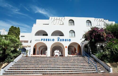 Внешний вид отеля Apartamentos Best Club Pueblo Indalo в Мохакаре