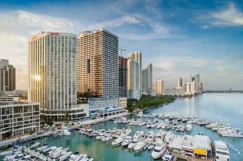 Внешний вид отеля Miami Marriott Biscayne Bay в Майами