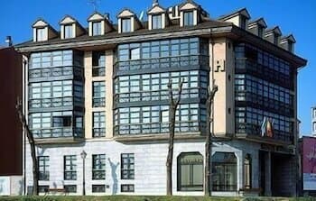Внешний вид отеля Hotel Astures в Овьедо