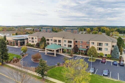 Внешний вид отеля Courtyard by Marriott Concord