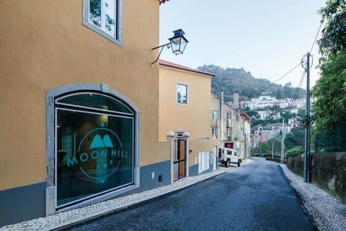 Внешний вид отеля Moon Hill Hostel