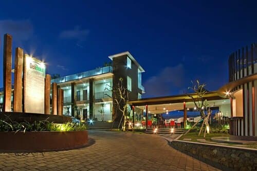 Внешний вид отеля Parkside DenBukit Residence & Suite Jimbaran в Джимбаране