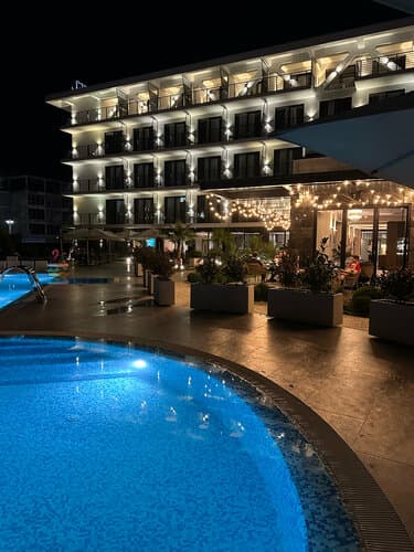 Внешний вид отеля Riviera Hotel