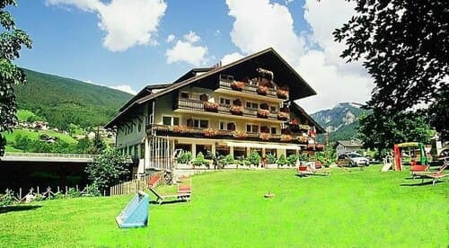 Внешний вид отеля Hotel Rodes в Кастельрутто