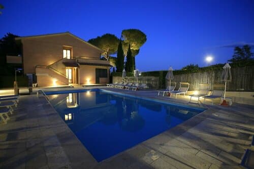 Внешний вид отеля Albergo Le Colline в Сан-Джиминьяно