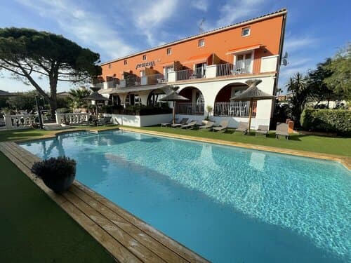 Внешний вид отеля Hotel Athéna в Агде