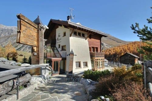 Внешний вид отеля Bait de Angiàl в Ливиньо