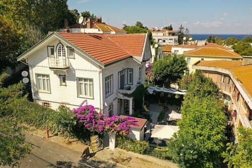 Внешний вид отеля Sergüzeşt Otel в Принцевах острове