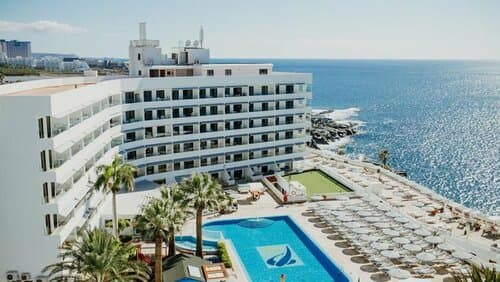 Внешний вид отеля Pearly Grey Ocean Club Apartments & Suites в Адехе