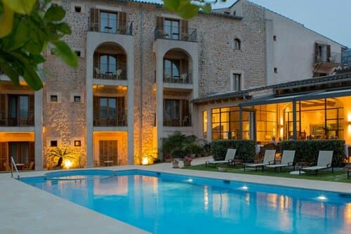 Внешний вид отеля Hotel Ca'l Bisbe в Сольере