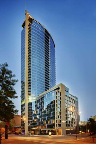 Внешний вид отеля Courtyard by Marriott Montreal Downtown в Монреале