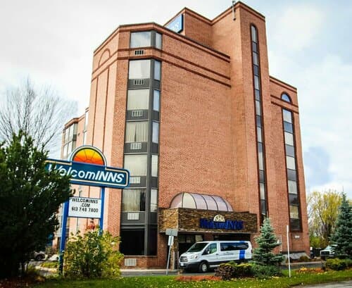 Внешний вид отеля Comfort Inn Ottawa East в Оттаве
