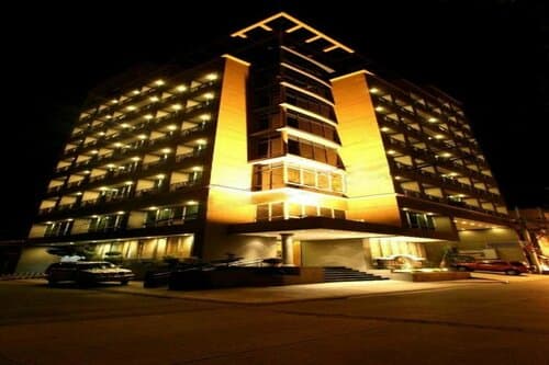 Внешний вид отеля Herald Suites Solana в Макати