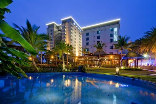 Внешний вид отеля Queena Plaza Hotel Tainan