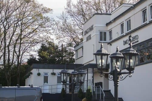 Внешний вид отеля Kings Park Hotel