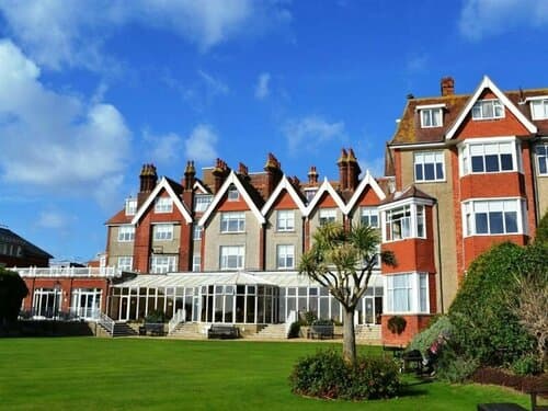 Внешний вид отеля Hydro Hotel в Истборне