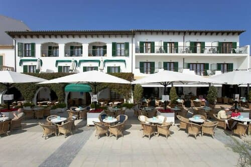 Внешний вид отеля Hotel Sis Pins в Пойенсе