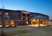 Внешний вид отеля Courtyard by Marriott West Orange в Уэст-Оранже