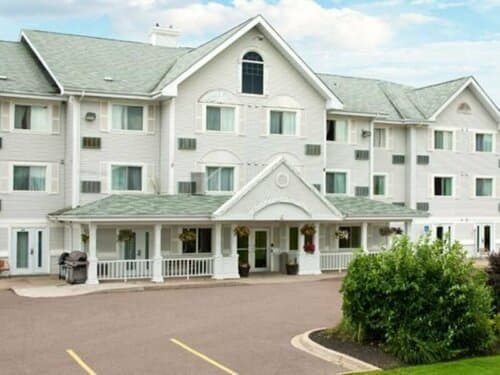 Внешний вид отеля Travelodge Suites by Wyndham Moncton в Монктоне