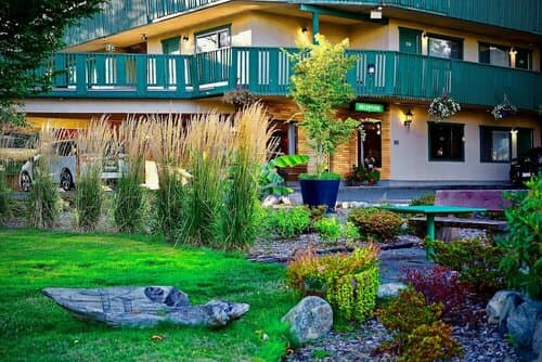 Внешний вид отеля Robin Hood Inn and Suites