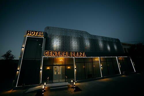 Внешний вид отеля Central Plaza